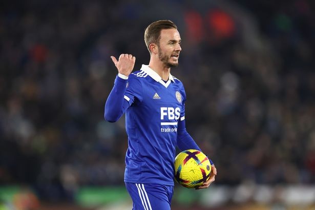 : Man City tìm tiền vệ mới;