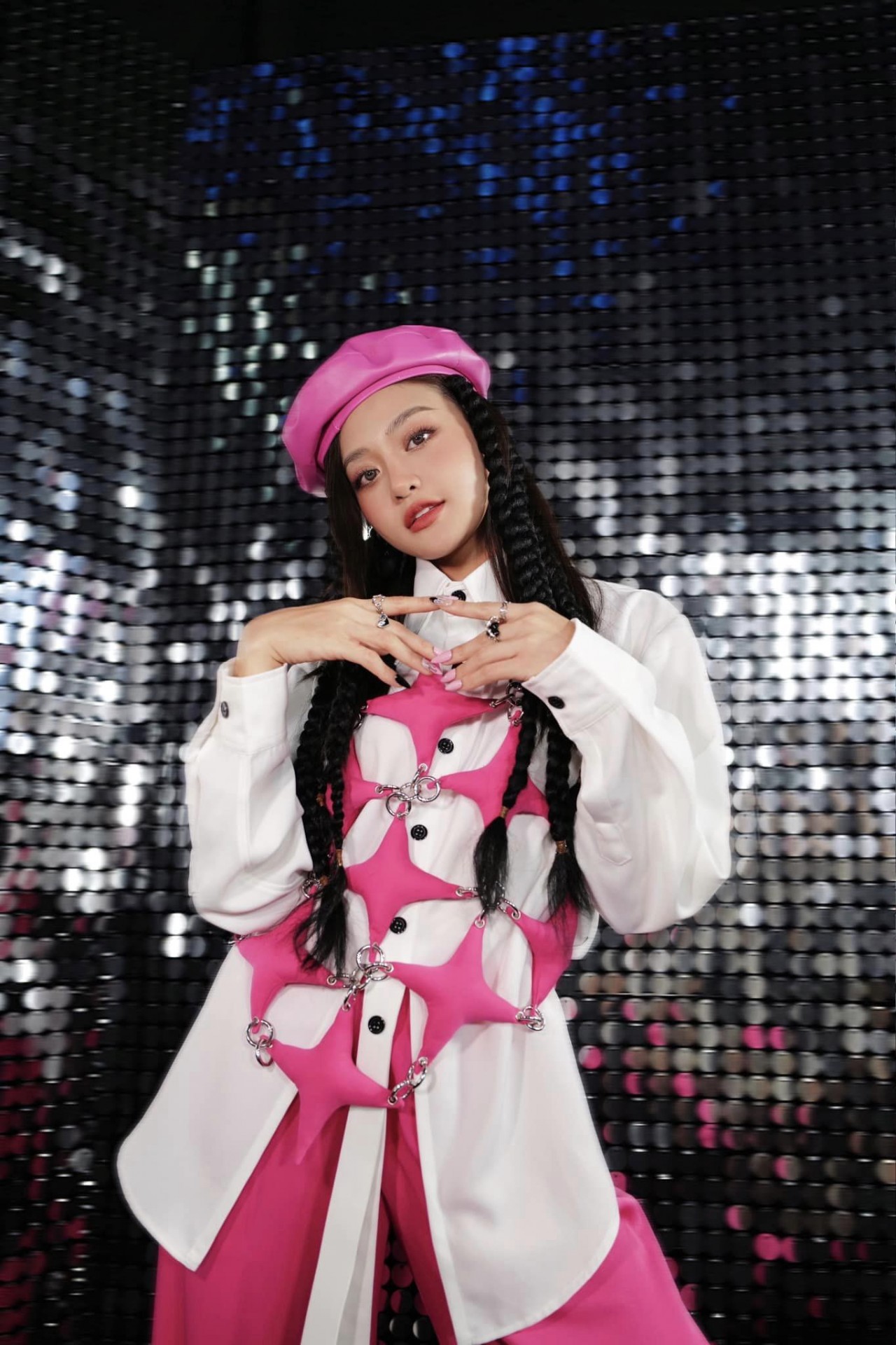 Thời trang phá cách của Thùy Anh phim Đừng nói khi yêu