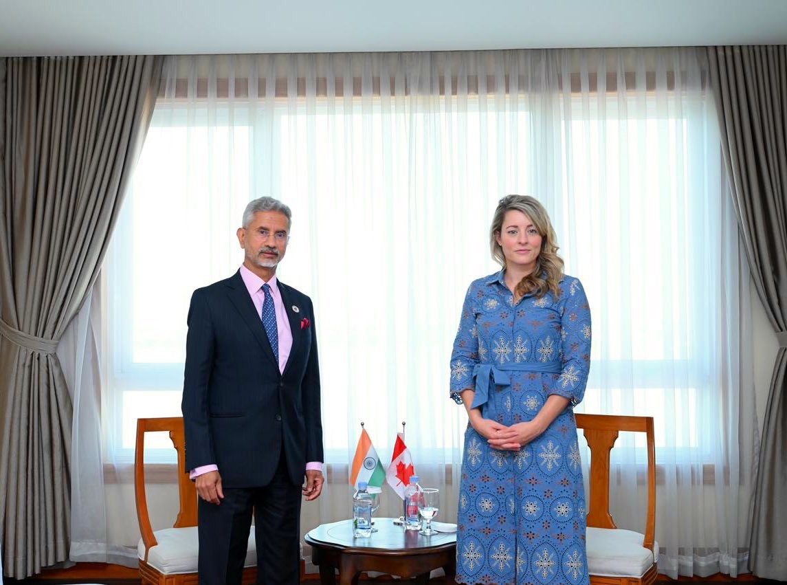 Ngoại trưởng Ấn Độ S Jaishankar gặp người đồng cấp Canada Mélanie Joly bên lề Hội nghị thượng đỉnh Đông Á ở Phnom Penh, Campuchia tháng 11/2022. (Nguồn: Twitter) Ngoại trưởng Ấn Độ S Jaishankar gặp người đồng cấp Canada Mélanie Joly bên lề Hội nghị thượng đỉnh Đông Á ở Phnom Penh, Campuchia tháng 11/2022. (Nguồn: Twitter)