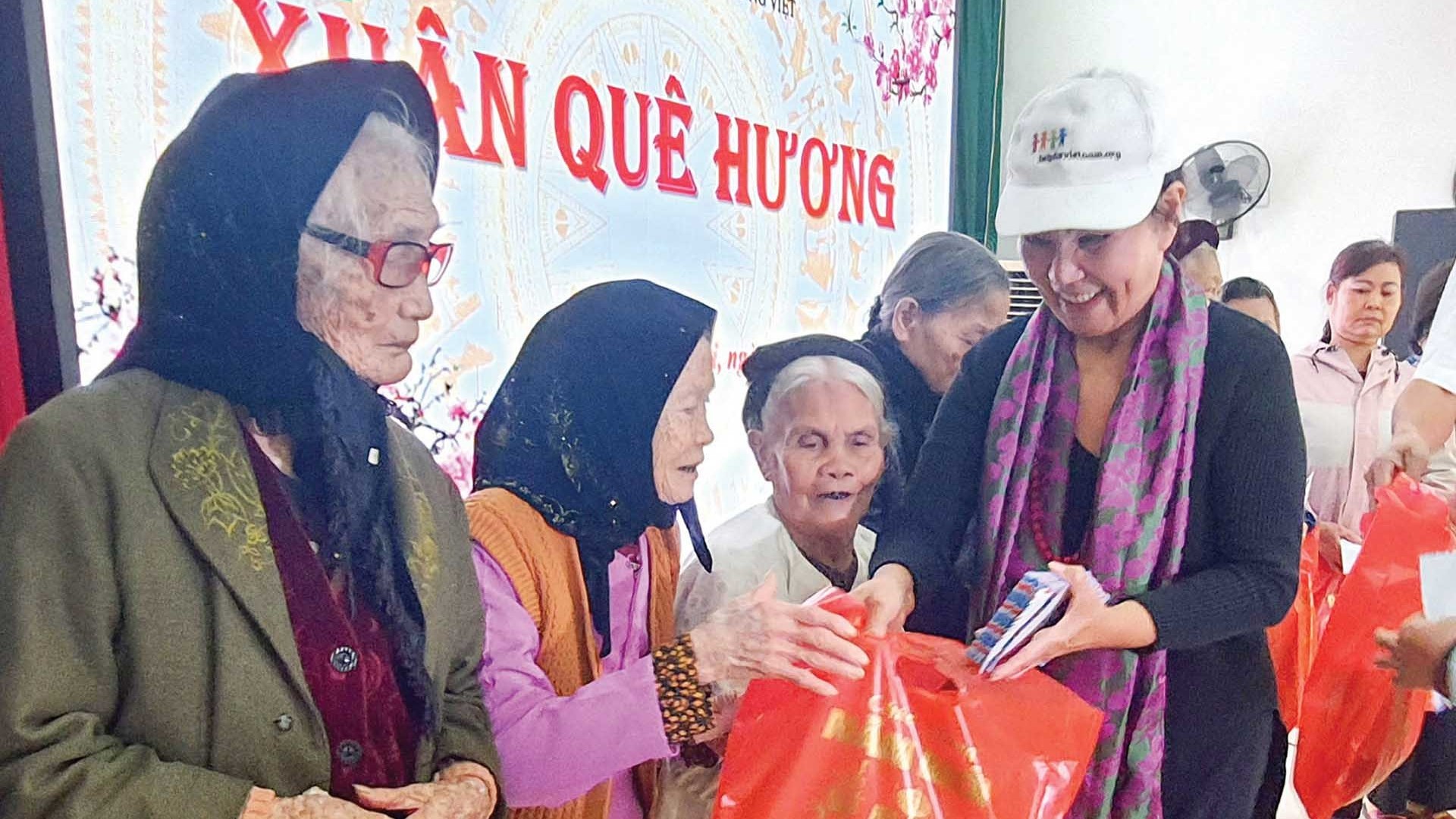 Một chuyện tình kết nối nhiều trái tim