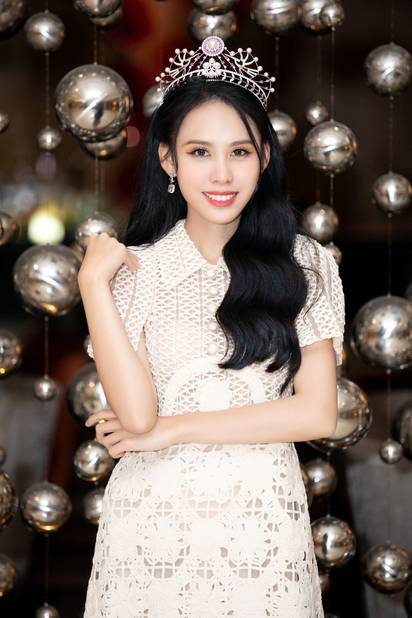 Á hậu Ngọc Hằng