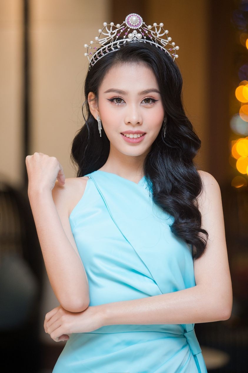 Á hậu Ngọc Hằng