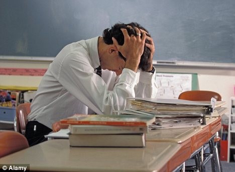 Thầy cô tổn thương từ... các trang Confessions?