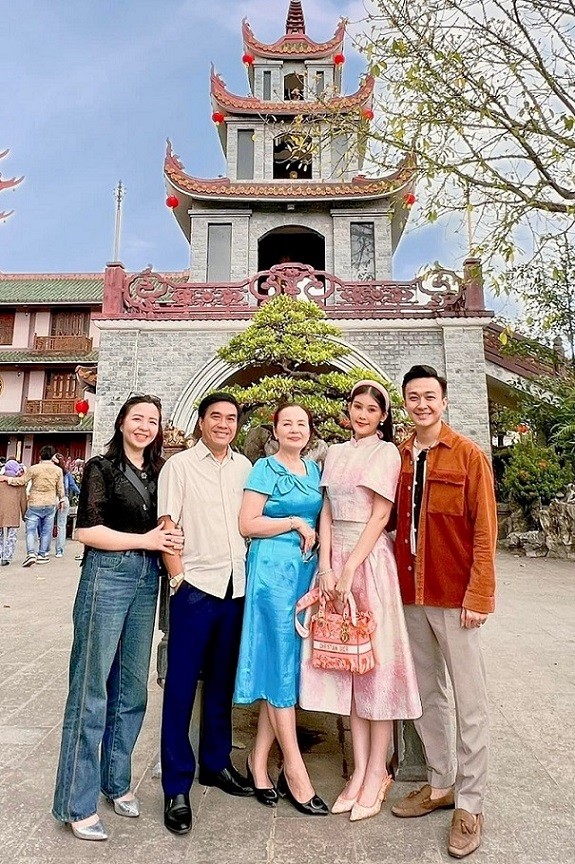 Cuộc sống lãng mạn của Hoa hậu Lê Âu Ngân Anh sau khi kết hôn