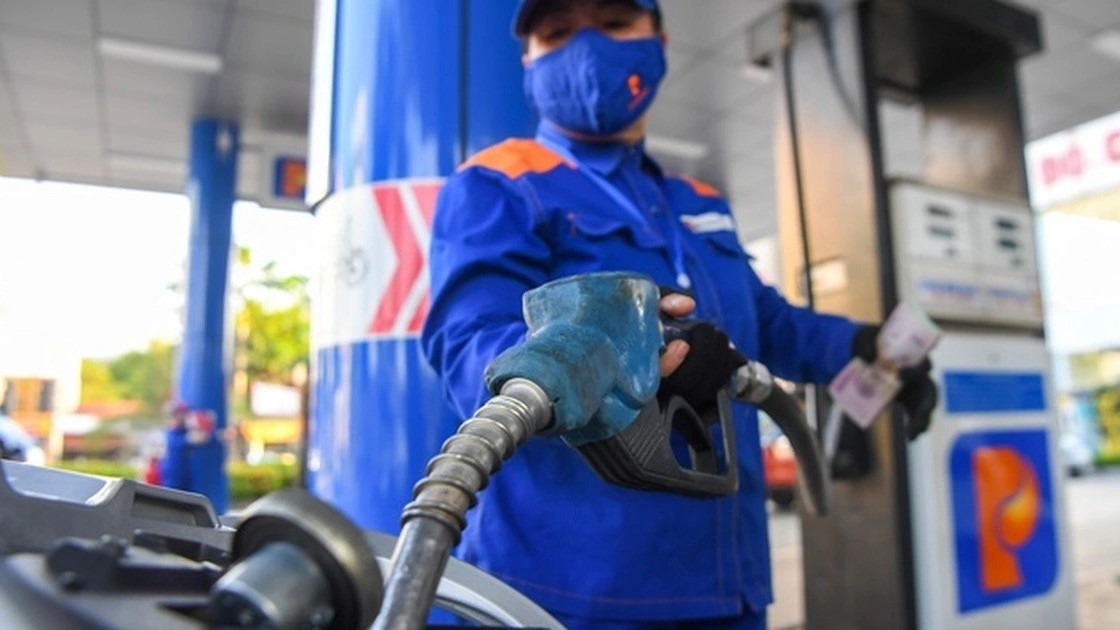 gia xang dau hom nay 214 lao doc khong phanh gia xang trong nuoc se ha nhiet trong hom nay