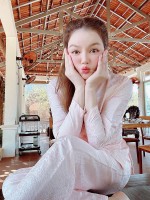 Sao Việt: Lý Nhã Kỳ trẻ trung, Trương Quỳnh Anh đọ sắc cùng Hari Won Sao Việt: Lý Nhã Kỳ trẻ trung, Trương Quỳnh Anh đọ sắc cùng Hari Won