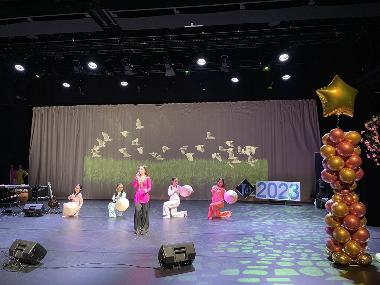 Xuân Hội ngộ tại Helsinki: Thắp sáng ngọn lửa từ trái tim, vì tình yêu văn hóa Việt Xuân Hội ngộ tại Helsinki: Thắp sáng ngọn lửa từ trái tim, vì tình yêu văn hóa Việt