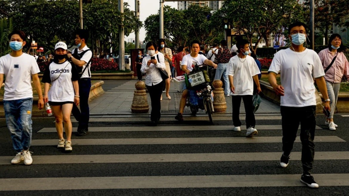 quay cuong giua khung hoang nhan khau hoc thanh nien trung quoc van chon su nghiep thay vi ket hon sinh con