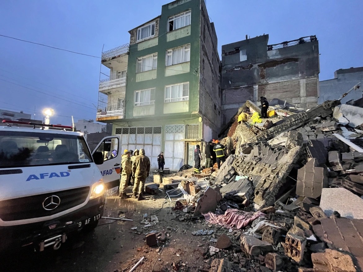 Hiện trường đổ nát, hỗn loạn sau trận động đất ở Thổ Nhĩ Kỳ, Syria