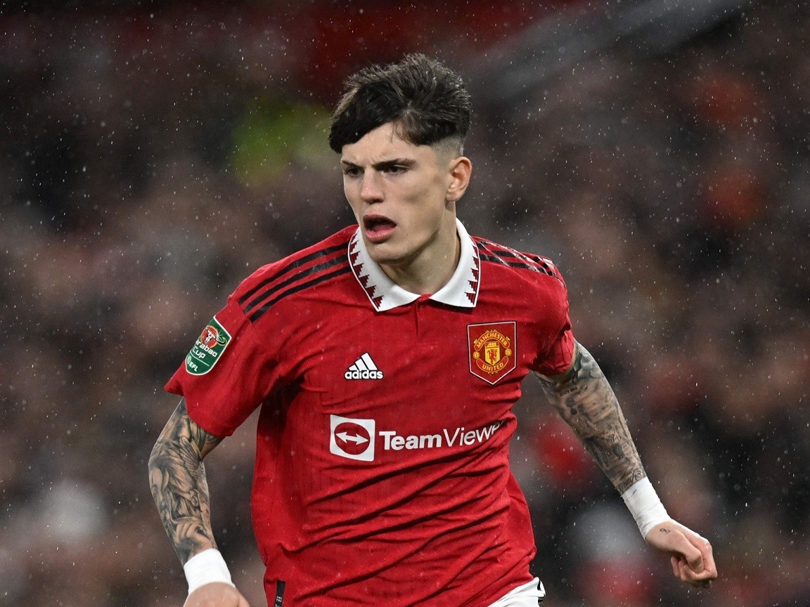 : Man City lo mất Rodri; MU gia hạn Alejandro Garnacho;