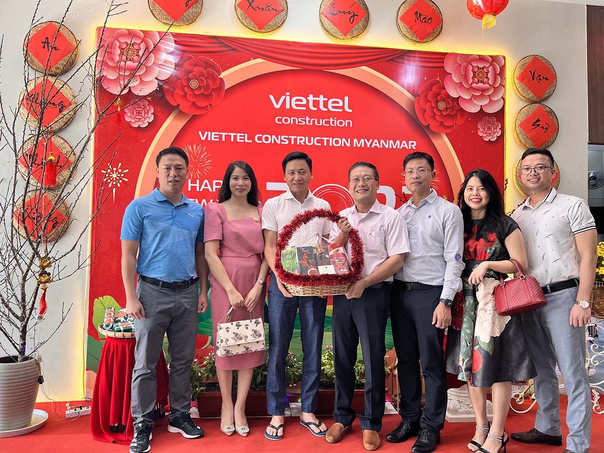 Đại sứ Việt Nam tại Myanmar thăm, chúc tết bà con cộng đồng và doanh nghiệp nhân dịp Xuân Quý Mão