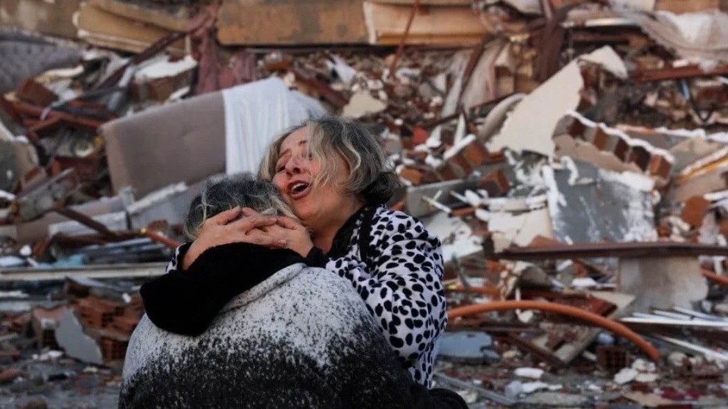 giai ma suc huy diet kinh hoang cua tran dong dat o tho nhi ky