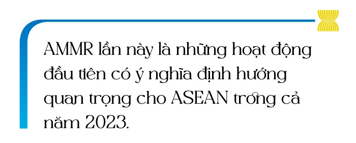 Hội nghị hẹp Bộ trưởng Ngoại giao ASEAN:  Vòng tay đoàn kết cho một khởi đầu khí thế
