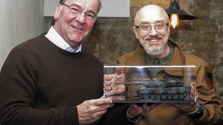 Ukraine đón 'vị khách bất ngờ' đem tin vui từ Đức. (Nguồn: Euro News)