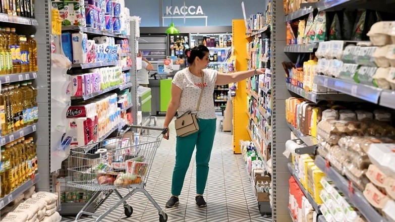 lam phat tran lan khap nuoc nga nen kinh te bung no nhung khung hoang dang dan tich tu