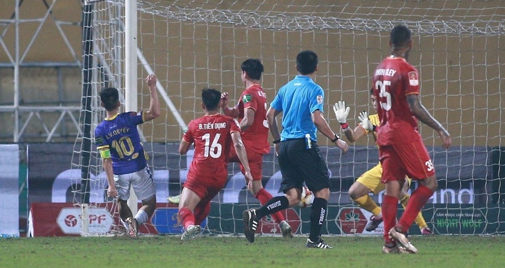 V-League 2023: Văn Quyết khẳng định giá trị cầu thủ xuất sắc V-League 2023: Văn Quyết khẳng định giá trị cầu thủ xuất sắc