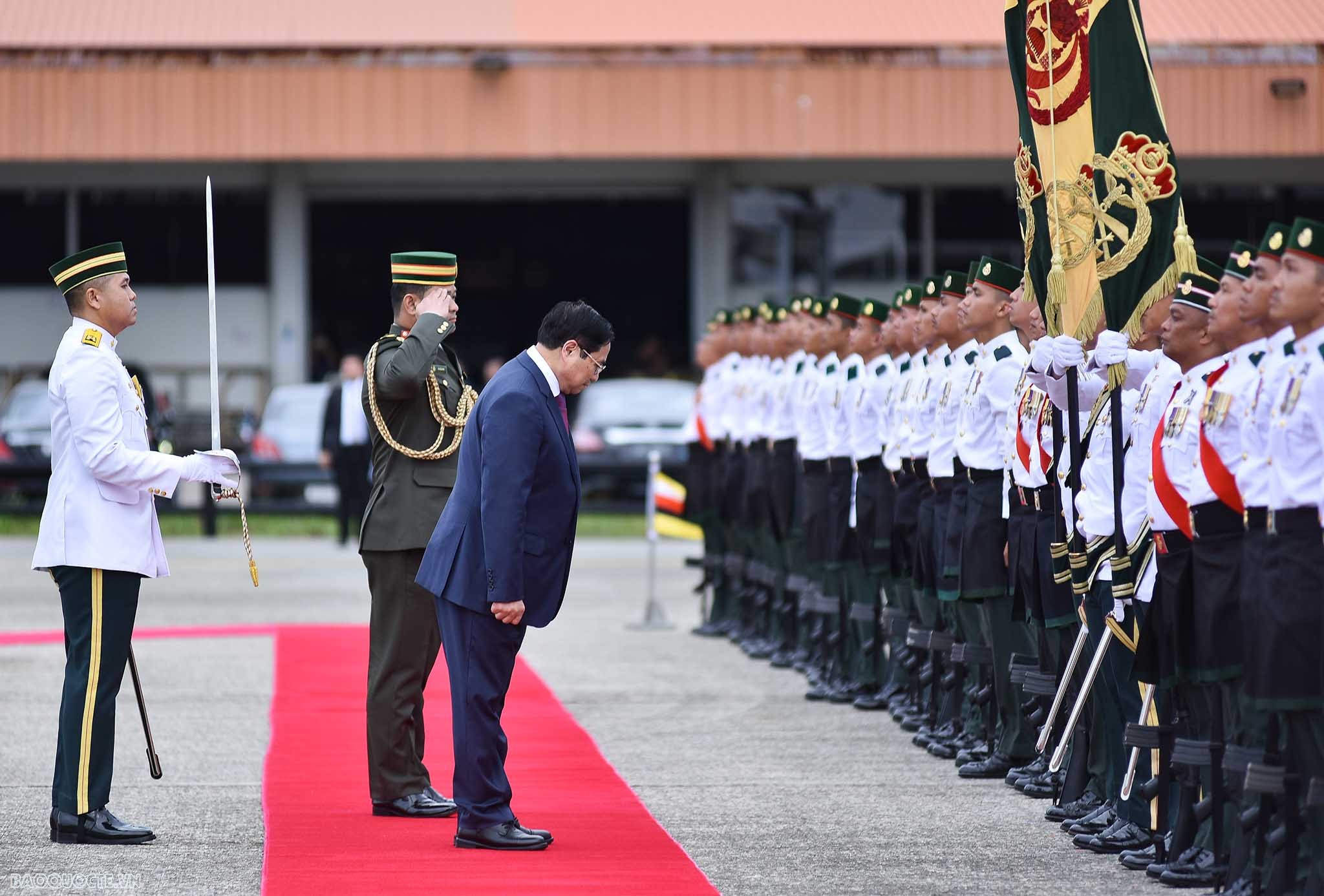 Lễ đón chính thức Thủ tướng Chính phủ và Phu nhân thăm chính thức Brunei