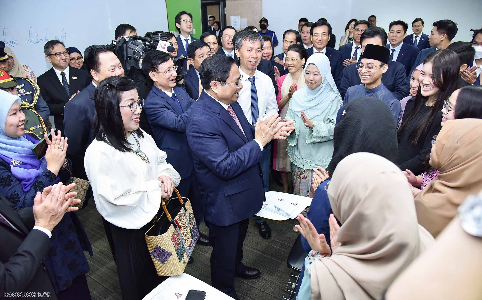 Thủ tướng Phạm Minh Chính chúc sinh viên Brunei luôn giữ được cảm xúc và động lực khi học tiếng Việt