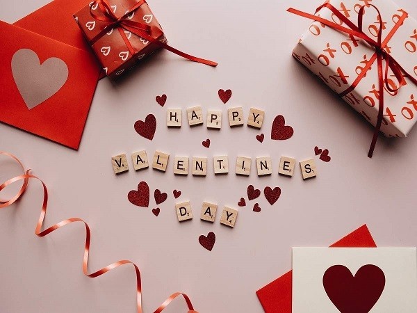 Valentine đỏ, đen, trắng