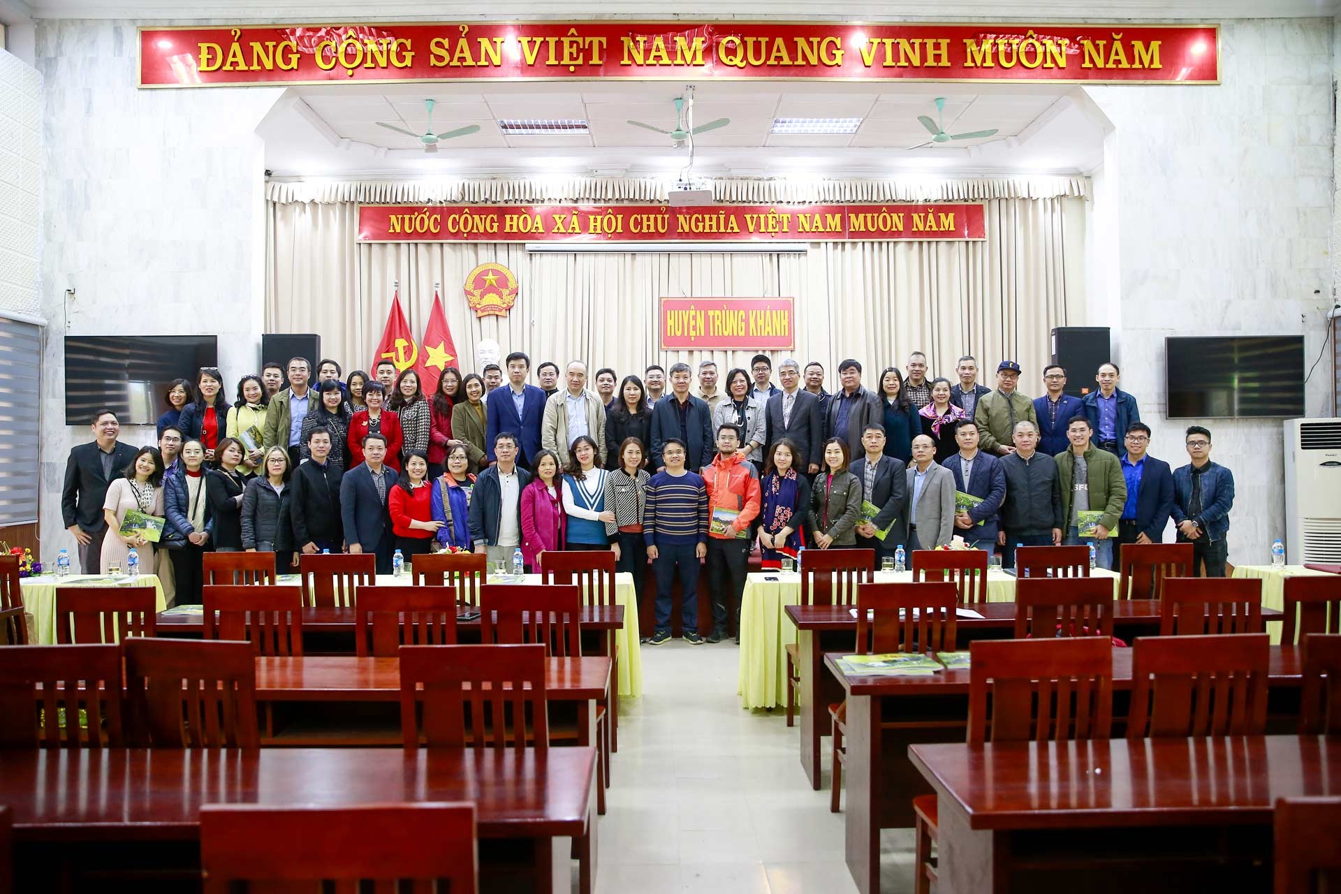 Hoạt động học tập thực tế theo tinh thần Chỉ thị số 05-CT/TW “Về đẩy mạnh học tập và làm theo tư tưởng đạo đức phong cách Hồ Chí Minh” tại Cao Bằng nh