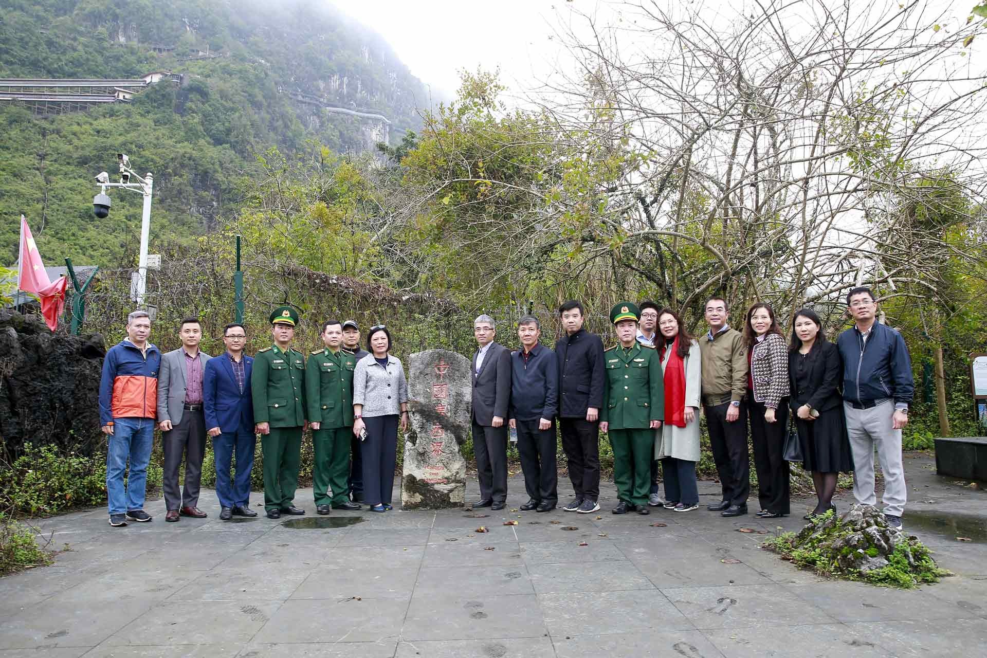 Hoạt động học tập thực tế theo tinh thần Chỉ thị số 05-CT/TW “Về đẩy mạnh học tập và làm theo tư tưởng đạo đức phong cách Hồ Chí Minh” tại Cao Bằng nh