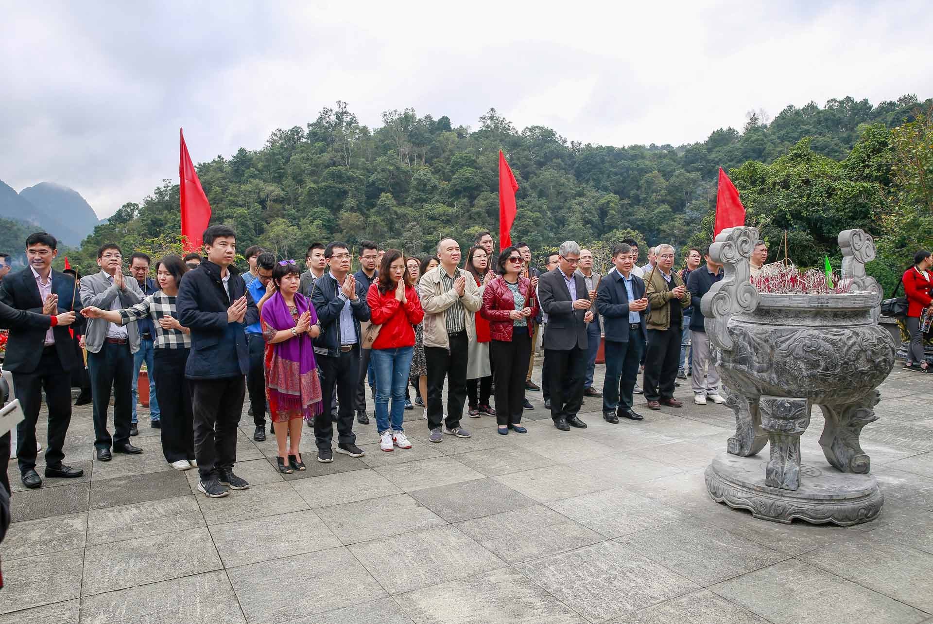 Hoạt động học tập thực tế theo tinh thần Chỉ thị số 05-CT/TW “Về đẩy mạnh học tập và làm theo tư tưởng đạo đức phong cách Hồ Chí Minh” tại Cao Bằng nh