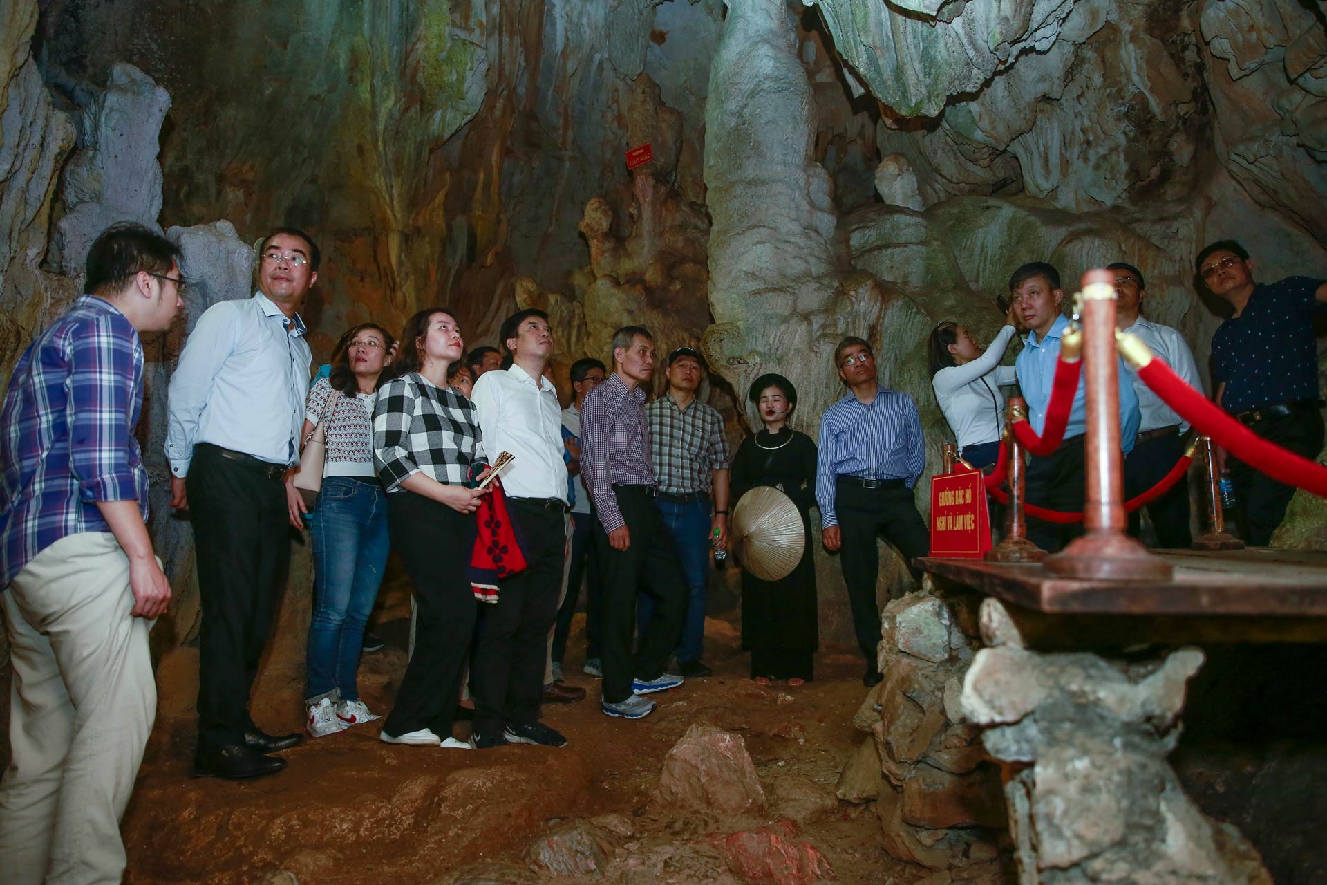 Hoạt động học tập thực tế theo tinh thần Chỉ thị số 05-CT/TW “Về đẩy mạnh học tập và làm theo tư tưởng đạo đức phong cách Hồ Chí Minh” tại Cao Bằng nh