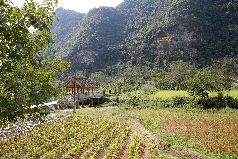 Hoạt động học tập thực tế theo tinh thần Chỉ thị số 05-CT/TW “Về đẩy mạnh học tập và làm theo tư tưởng đạo đức phong cách Hồ Chí Minh” tại Cao Bằng nh