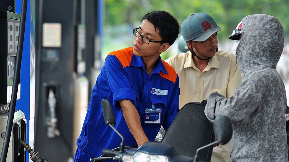 gia xang dau hom nay 107 the gioi nhich nhe ngay mai trong nuoc duoc du bao tang lan thu 5 lien tiep