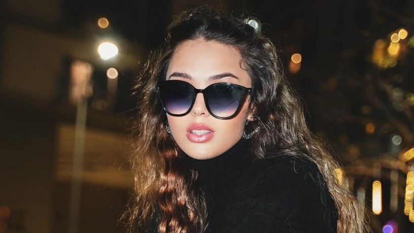 Giảm cân 'thần tốc' sau sinh, vợ thủ môn Bùi Tiên Dũng trở lại công việc người mẫu