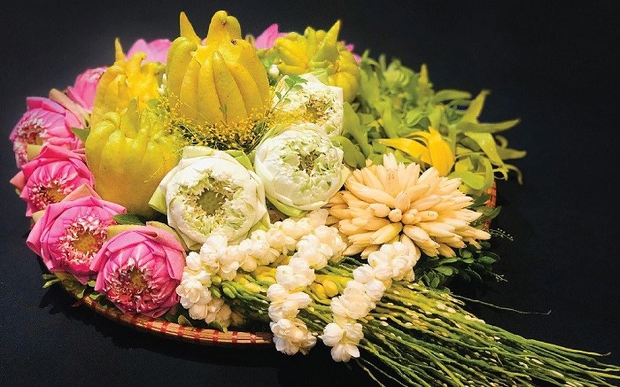 Văn khấn mùng 1 tháng 2 Âm lịch năm Quý Mão 2023, bài cúng gia tiên và thần linh theo truyền thống Việt Nam