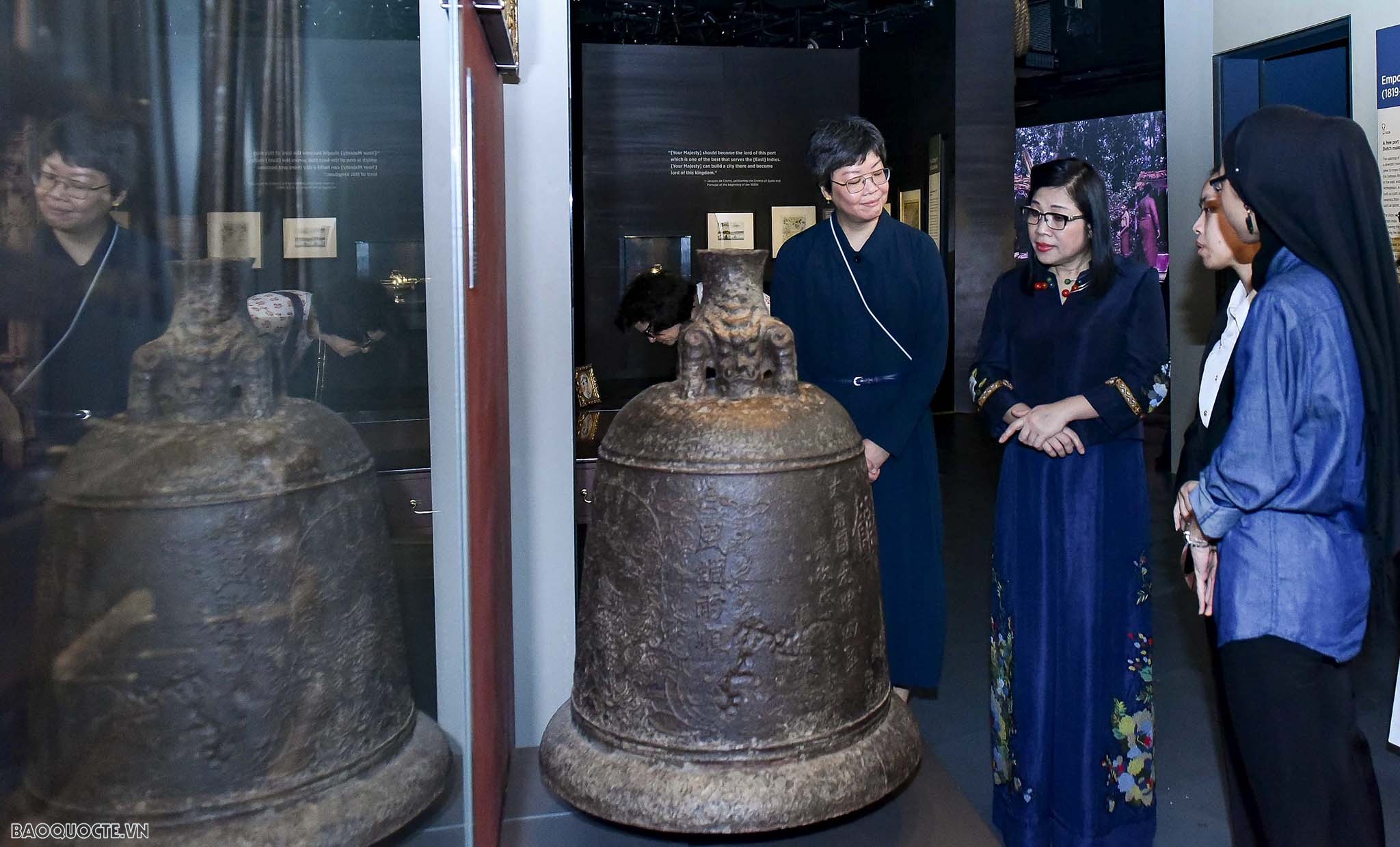 Bà Lê Thị Bích Trân tìm hiểu lịch sử, văn hoá và thăm nơi giúp đỡ trẻ em khuyết tật ở Singapore và Brunei