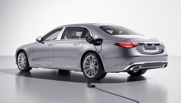 Cận cảnh Mercedes-Maybach S580e 2024 ra mắt