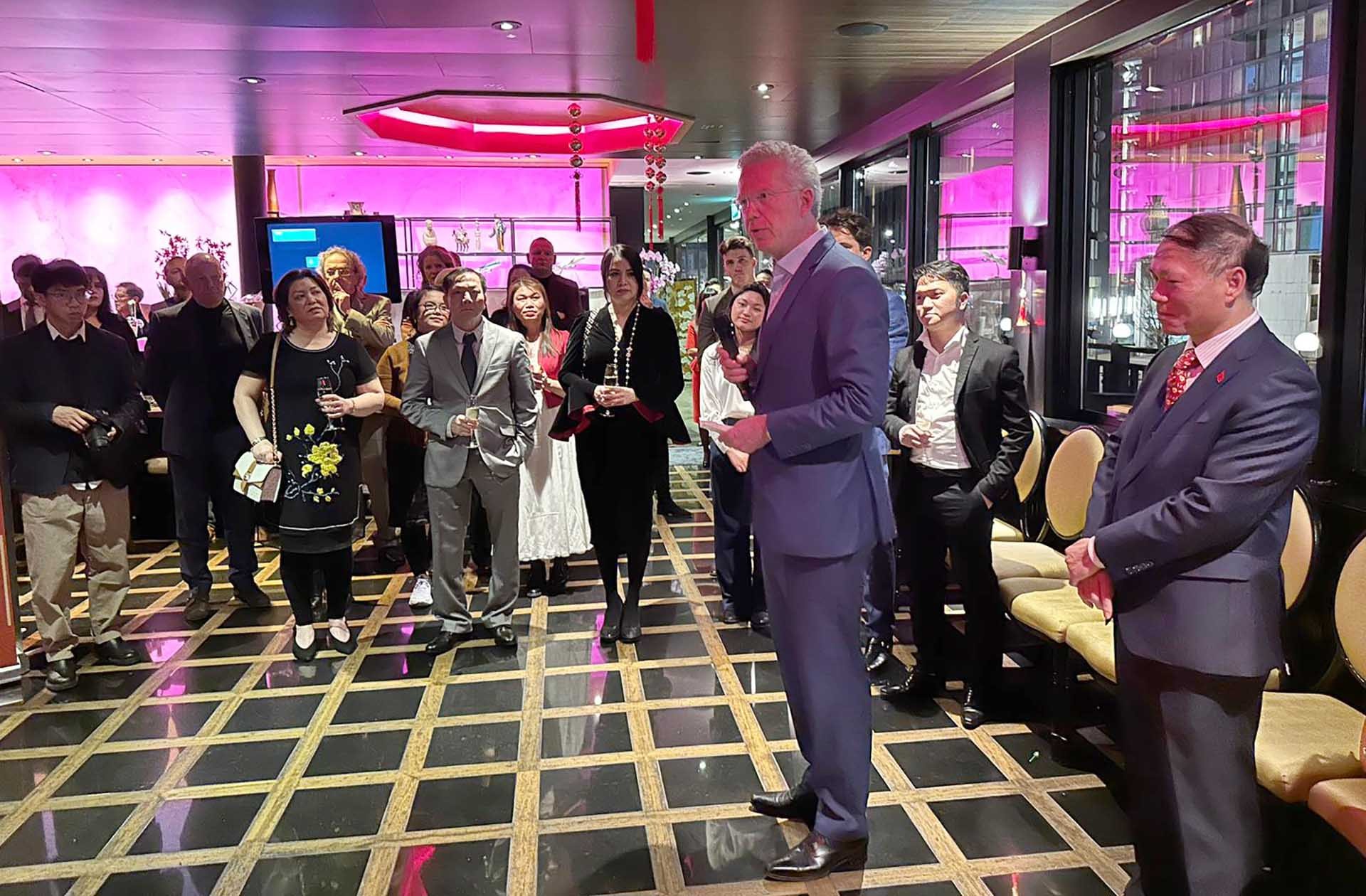 Ông Edo Offerhause, Giám đốc điều hành của NLinBusiness phát biểu