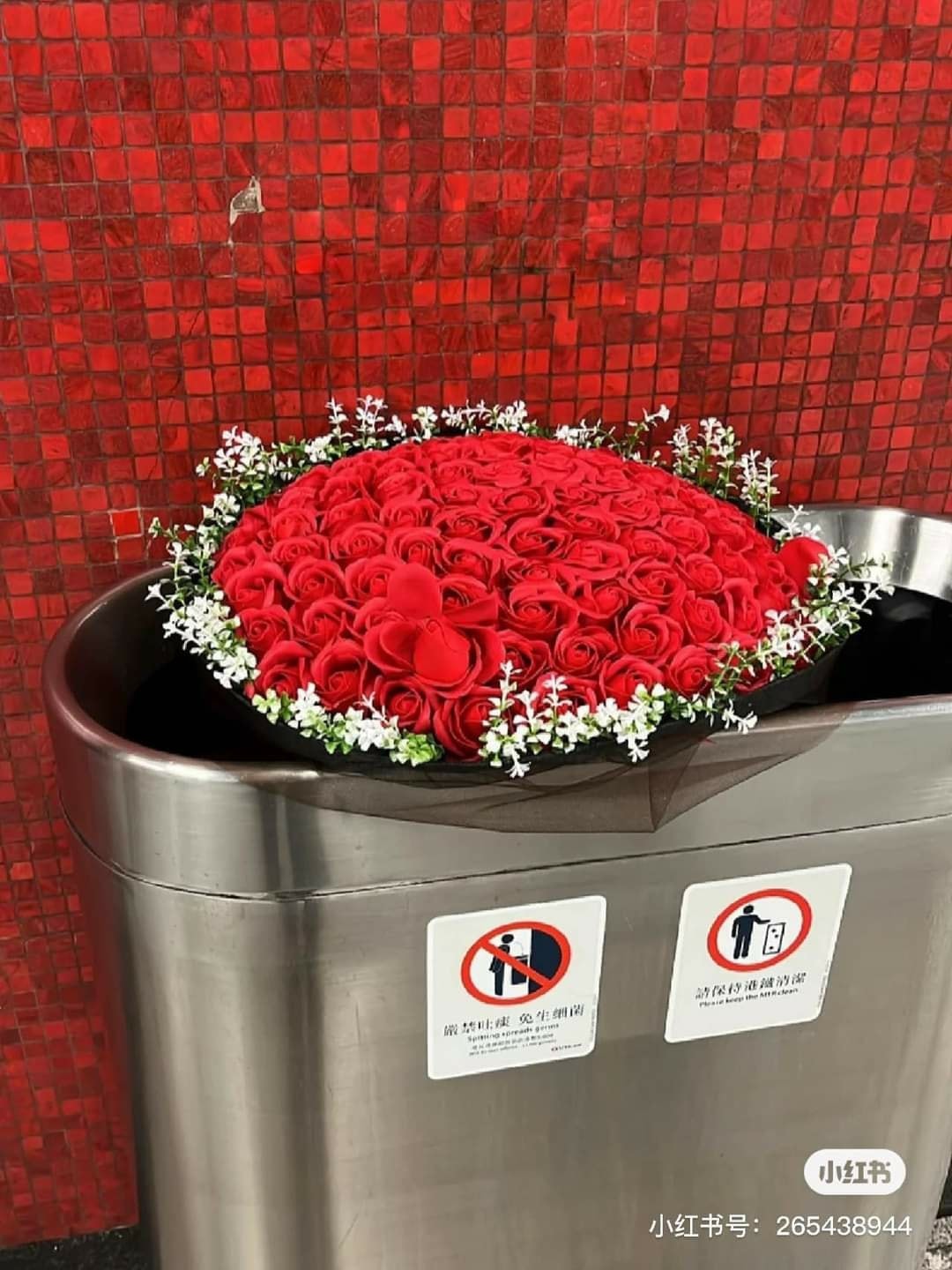 Dư âm ngày Valentine của các cặp đôi trên thế giới
