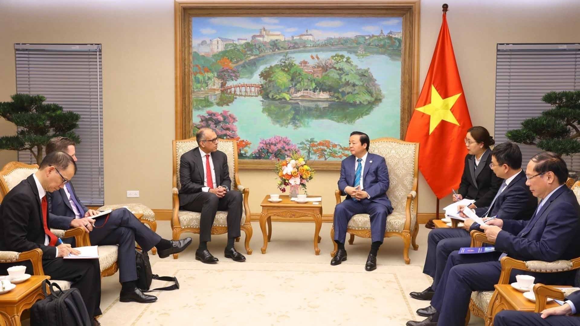 viet nam luon quan tam den chinh sach tien phong trong chuyen doi so chuyen doi xanh cua ngan hang hsbc