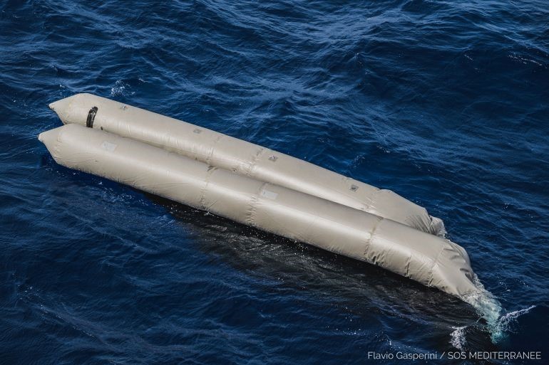 Ít nhất 73 người di cư mất tích và bị cho là đã thiệt mạng do tàu chở họ bị đắm ở ngoài khơi bờ biển Libya trong ngày 14/2. (Nguồn: Reuters) Ít nhất 73 người di cư mất tích và bị cho là đã thiệt mạng do tàu chở họ bị đắm ở ngoài khơi bờ biển Libya trong ngày 14/2. (Nguồn: Reuters)