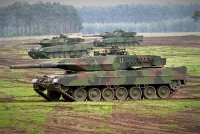 Quốc gia châu Âu kiếm bộn tiền nhờ bán vũ khí cho Ukraine; Đức muốn mua lại Leopard 2 cũ để làm gì?