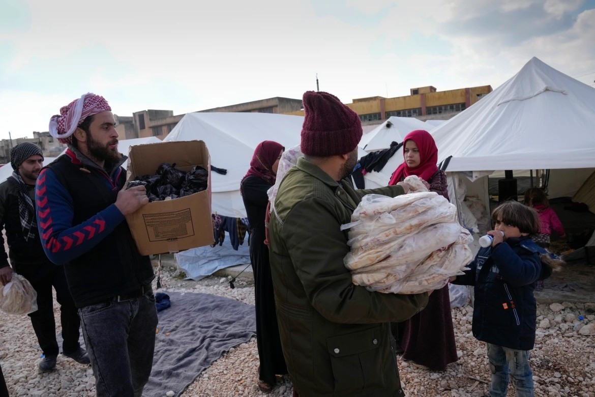 Động đất khiến người dân Tây Bắc Syria khổ càng thêm khổ