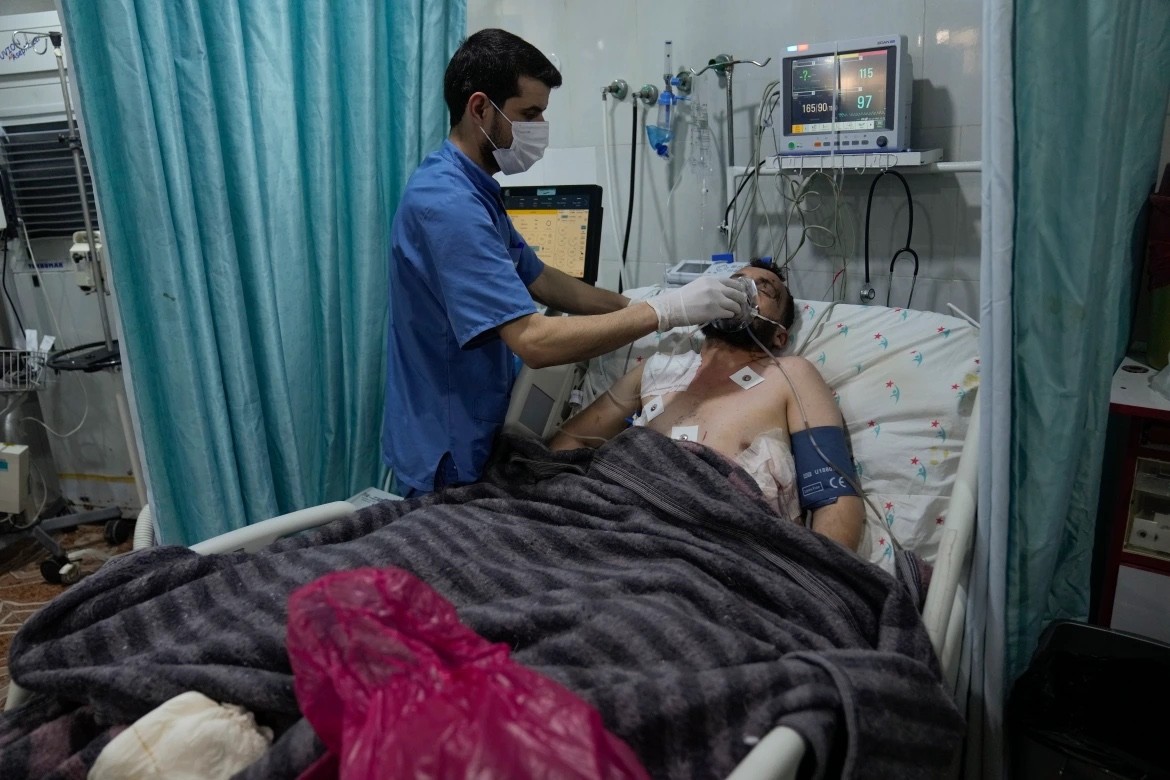 Động đất khiến người dân Tây Bắc Syria khổ càng thêm khổ