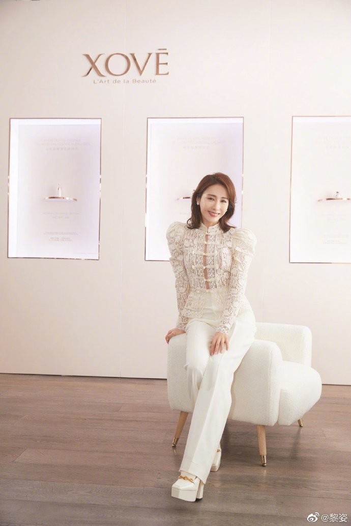 Trung Quốc: Lê Tư xuất hiện hoàn hảo dự sự kiện