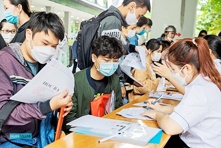 Nhiều đại học giảm xét tuyển điểm thi tốt nghiệp THPT, tăng xét học bạ Nhiều đại học giảm xét tuyển điểm thi tốt nghiệp THPT, tăng xét học bạ