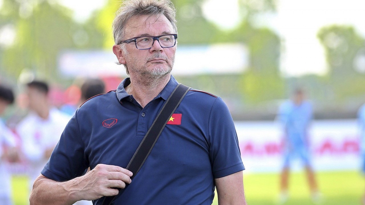 hlv philippe troussier trieu tap 28 cau thu len tuyen viet nam nhieu guong mat than quen