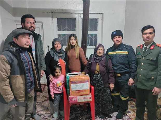 Chia sẻ với khó khăn của người Việt bị ảnh hưởng của động đất ở Thổ Nhĩ Kỳ
