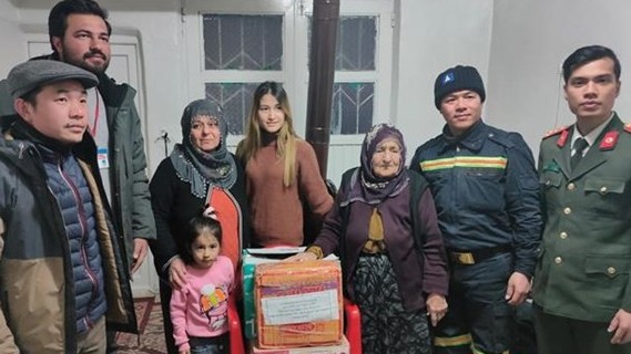 chia se voi kho khan cua nguoi viet bi anh huong cua dong dat o tho nhi ky