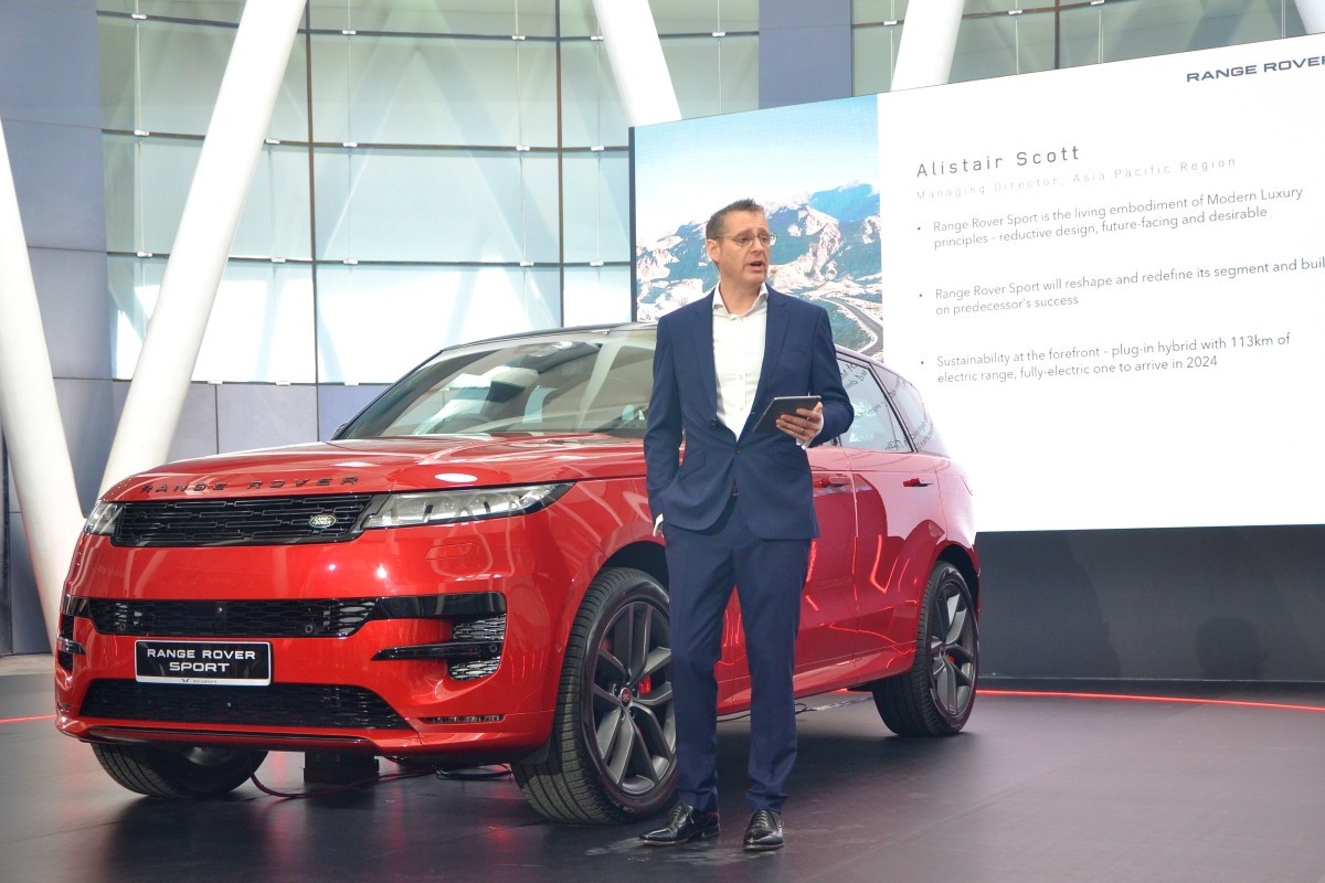 Range Rover Sport tại lễ ra mắt ở Singapore.