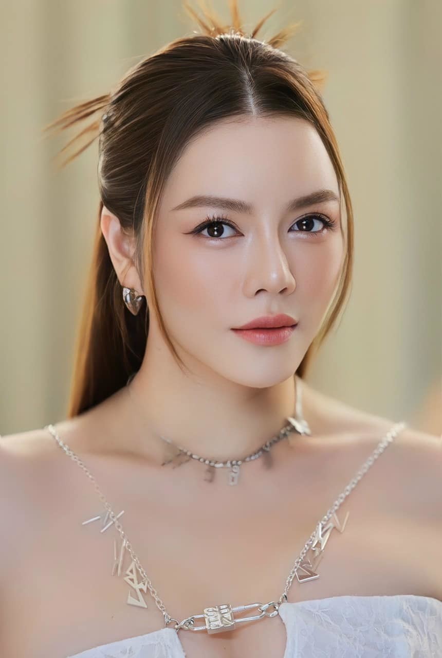 Hoa hậu Lương Thùy Linh