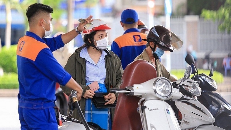 gia xang dau hom nay 143 trai chieu trong nuoc theo da the gioi giam manh