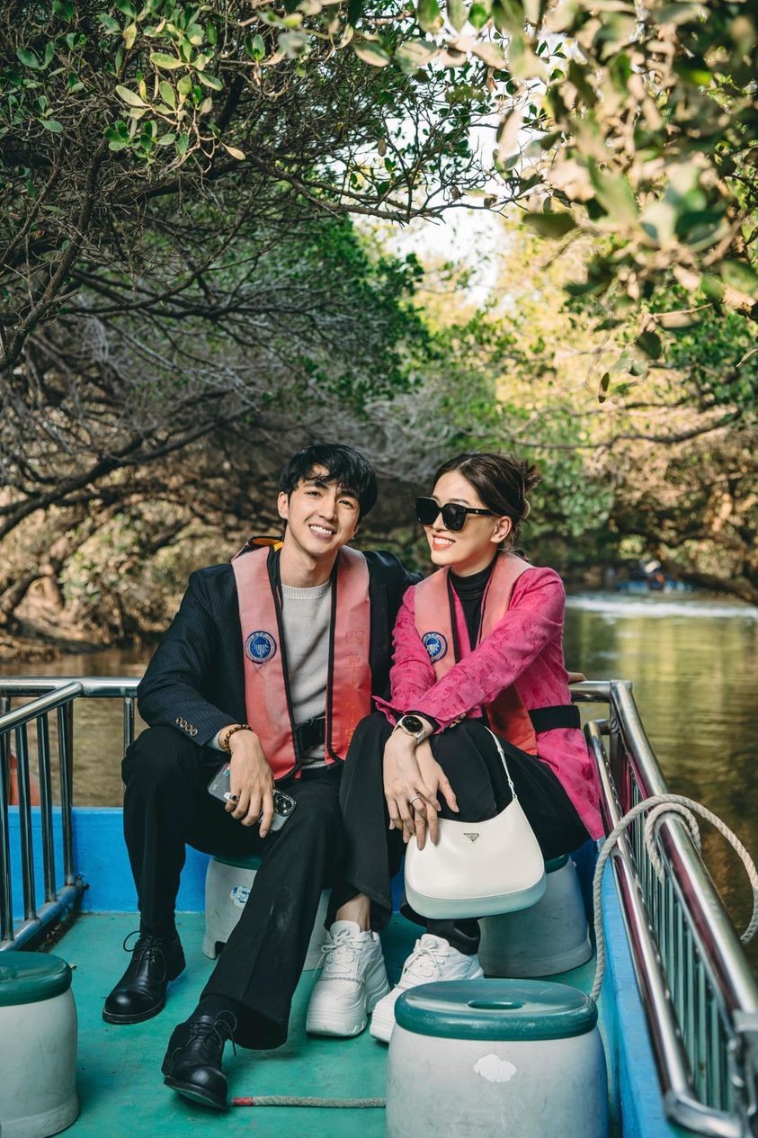 Sao Việt: Lệ Quyên gợi cảm