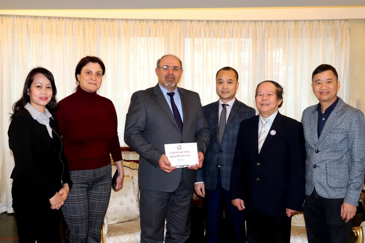 Người Việt tại Ba Lan chia sẻ với nạn nhân động đất tại Syria